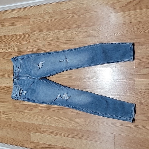 Hollister size 26/3 skinny leg 10" rise distressed jeans - Picture 1 of 6